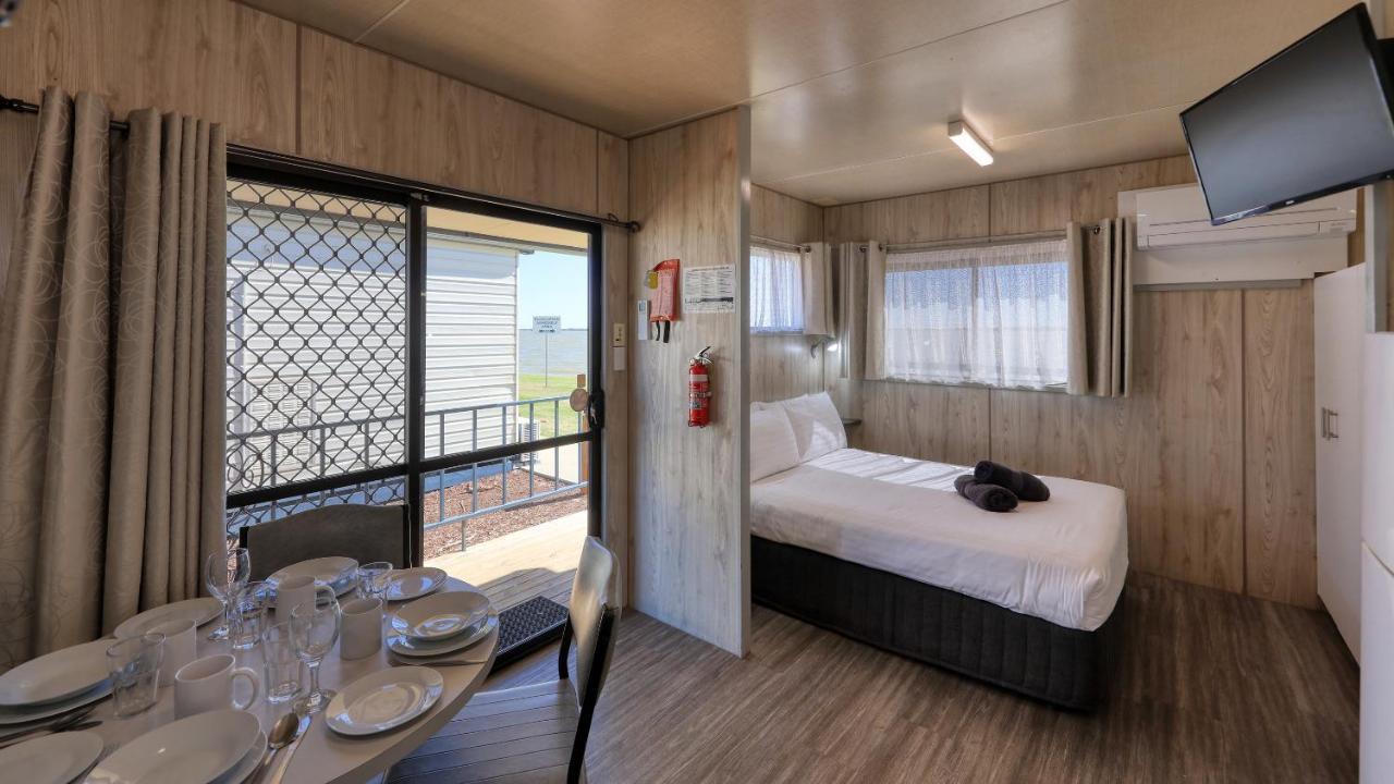 Lake Boga Caravan Park Luaran gambar