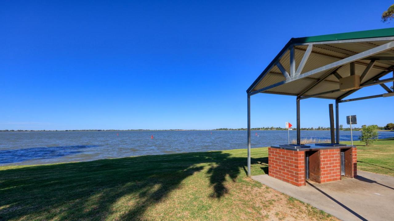 Lake Boga Caravan Park Luaran gambar