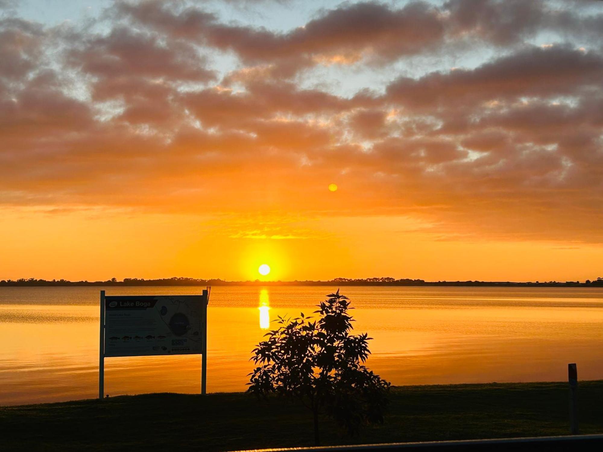 Lake Boga Caravan Park Luaran gambar