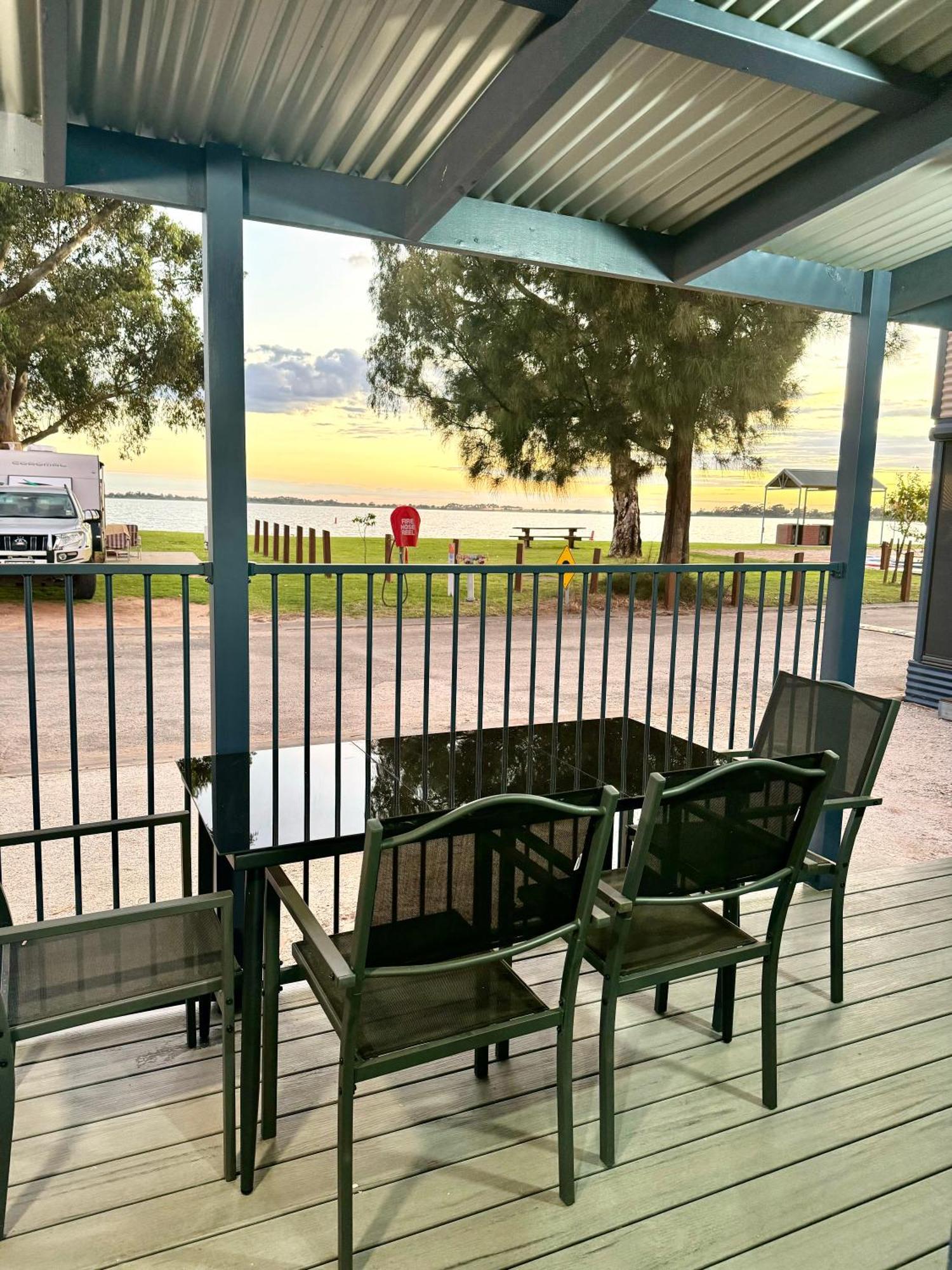 Lake Boga Caravan Park Luaran gambar